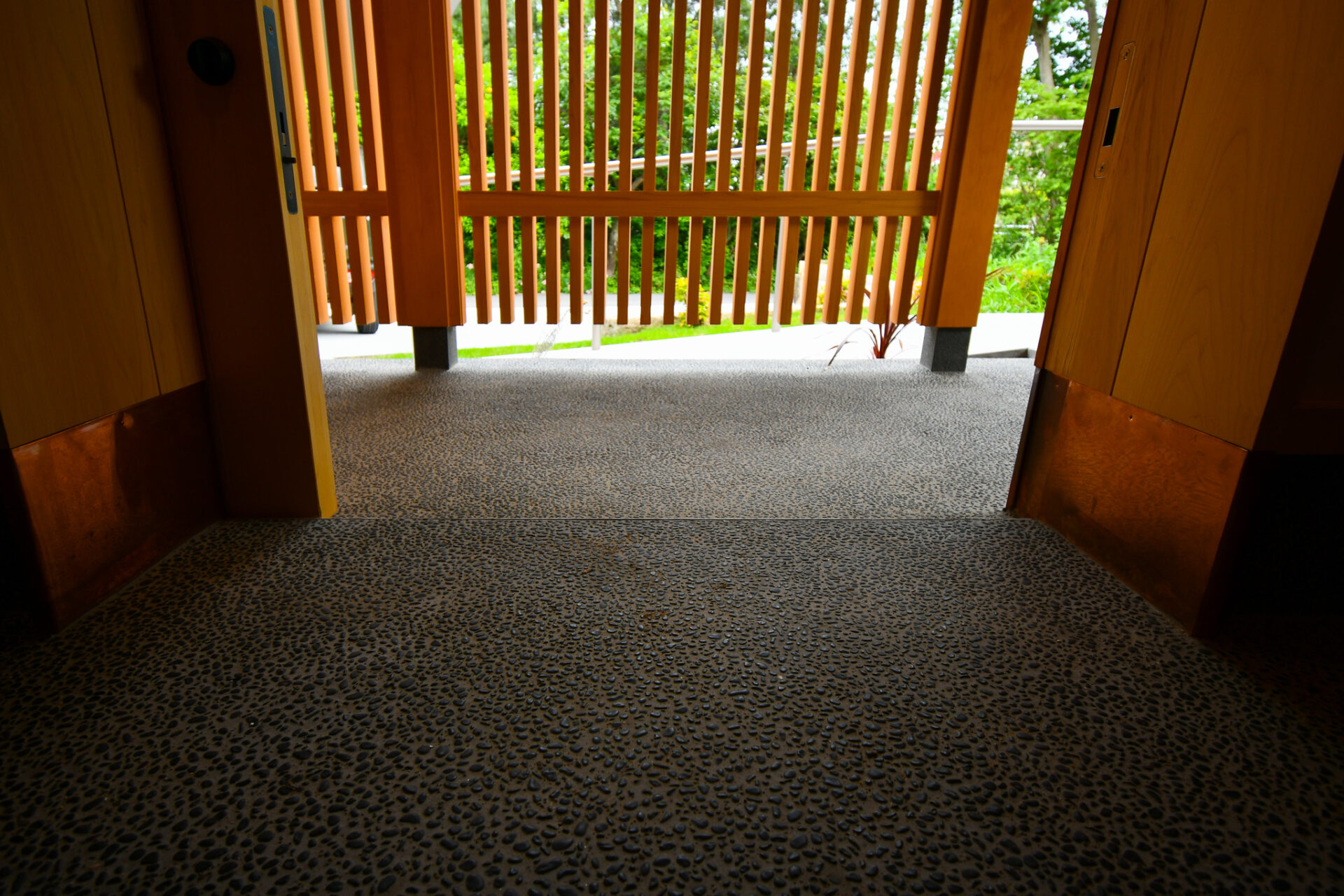 岡崎市で高性能な和モダンの木の家/サン工房スタジオ