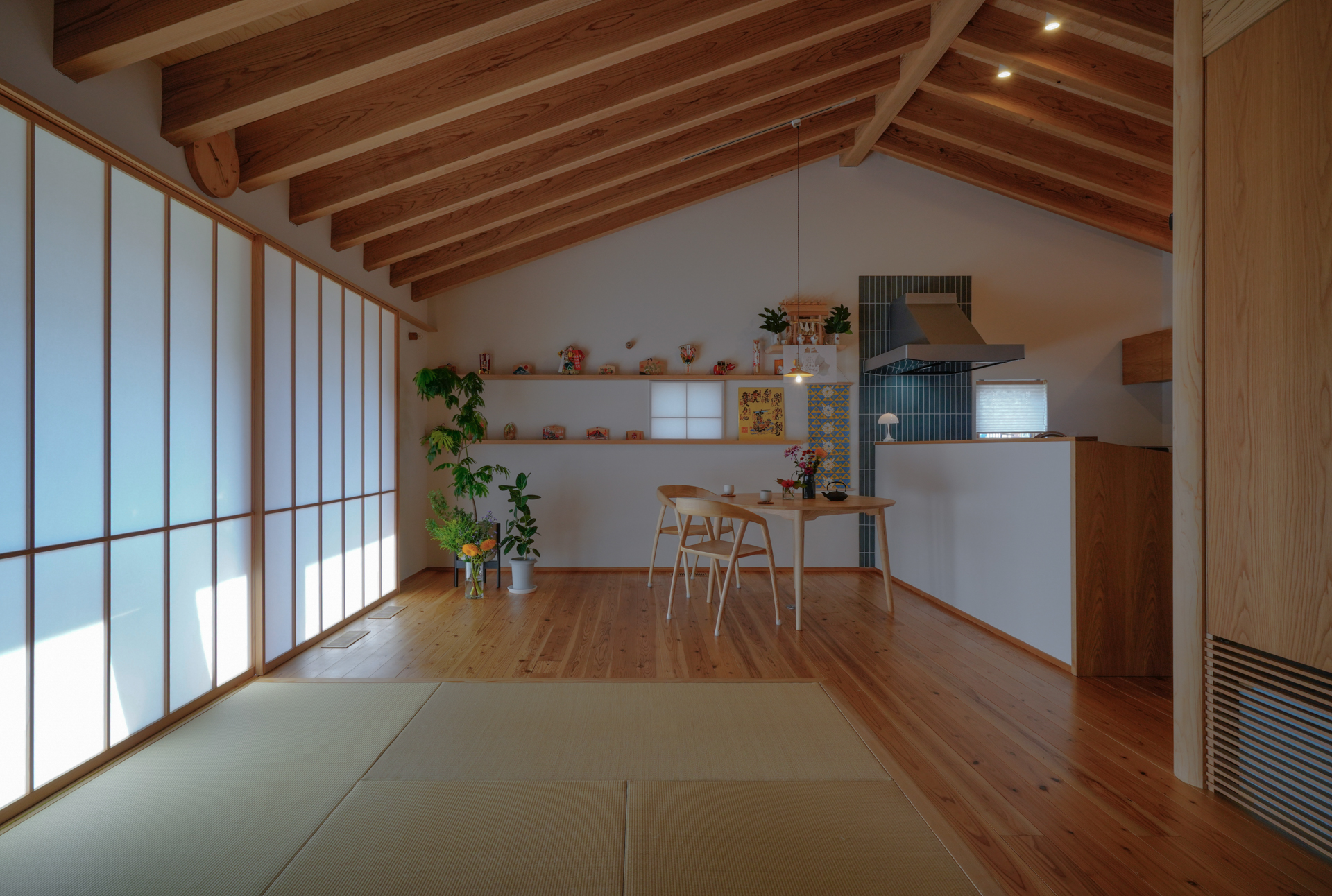 西尾市で高性能な和モダンの木の家/サン工房スタジオ