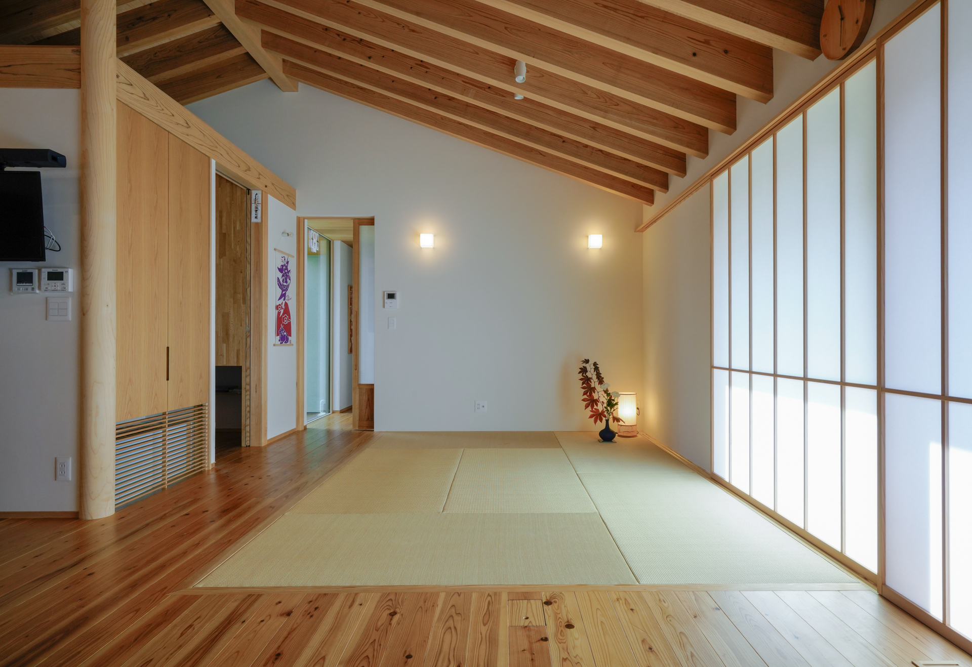 西尾市で高性能な和モダンの木の家/サン工房スタジオ