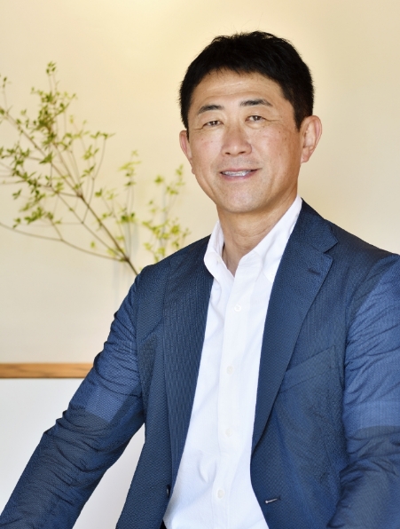 代表取締役社長 袴田 英保