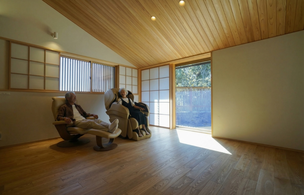 住宅で過ごす家族 イメージ写真