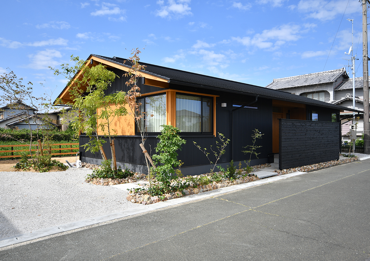 岡崎市の木の家工務店から【基礎ベース打設！PART1】～スタッフのひとりごと-其の41～