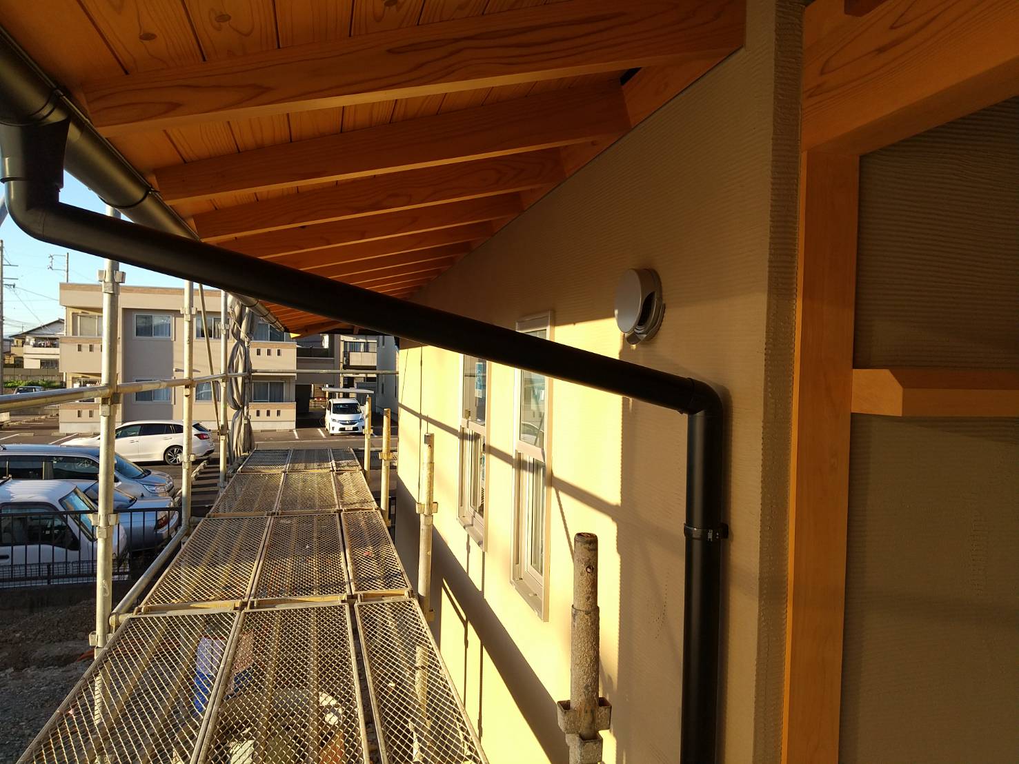 岡崎市の木の家工務店から　外壁左官完了！～スタッフのひとりごと-其の２２～