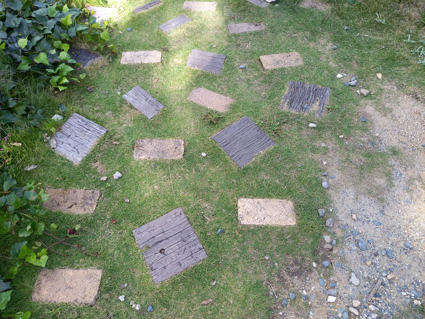 岡崎市の木の家工務店から　並べる作業。　～スタッフのひとりごと-其の１２～