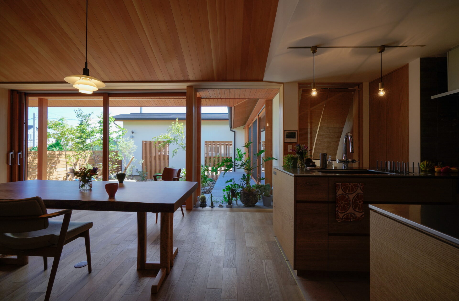 安城市で和モダンな木の家をお考えの方　【開放性と囲われた安心感】～木の家設計作法-其の４４０～