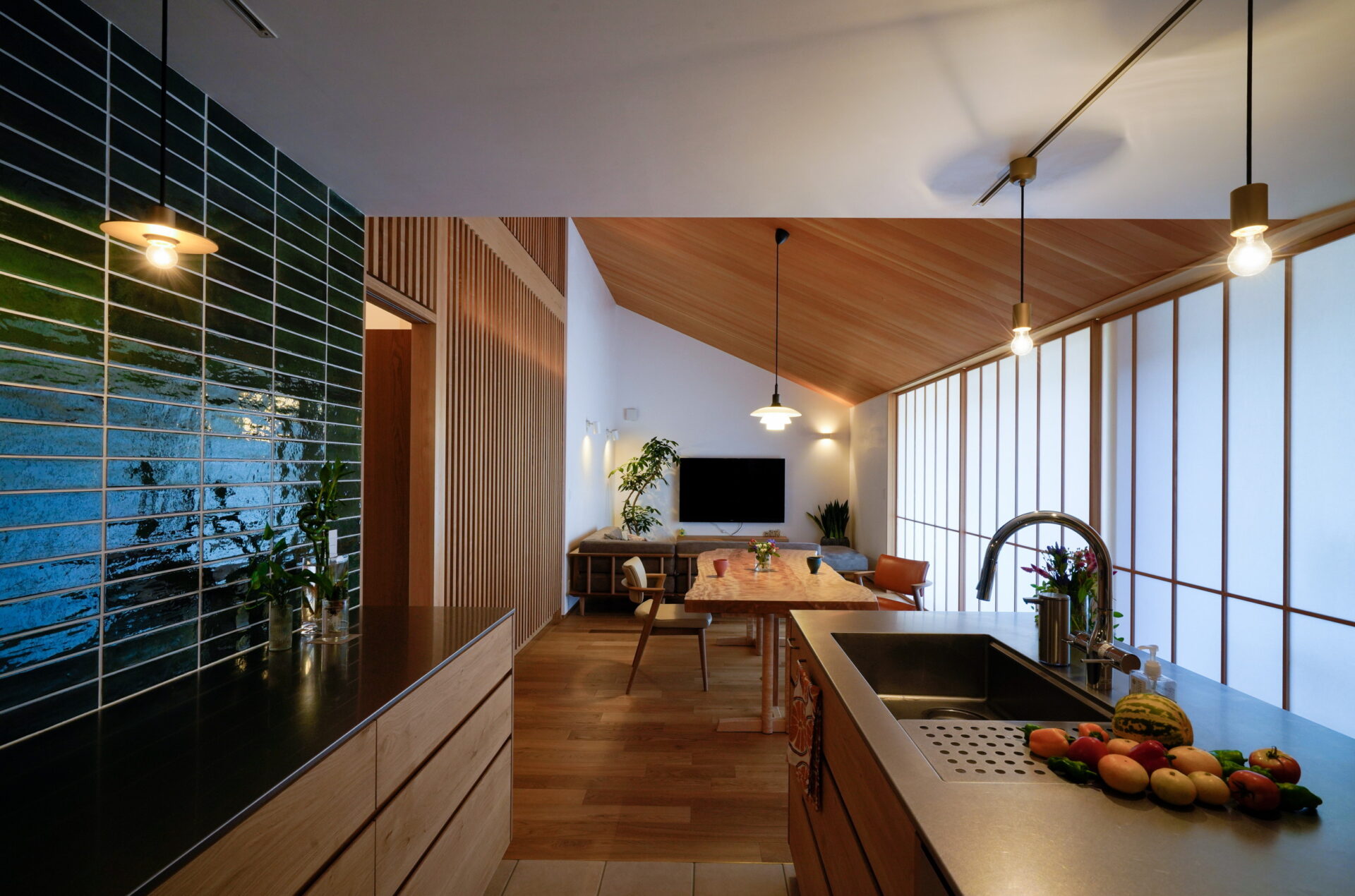 豊田市の木の家工務店をご検討の方へ【キッチンの位置】～木の家設計作法-其の４８２～