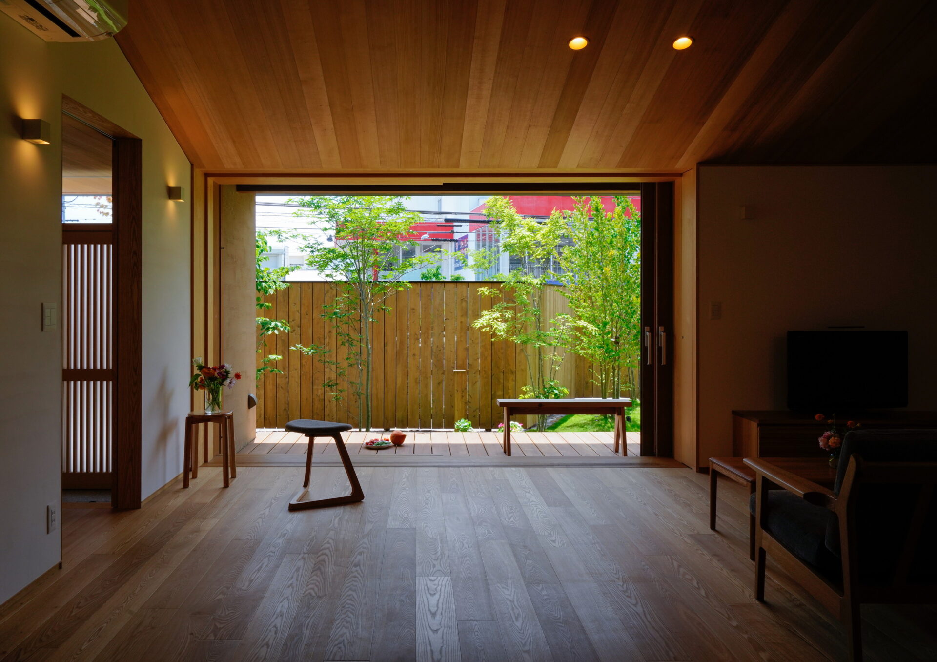 明るいだけが全てではない【光と壁の演出】～木の家設計作法-其の４７２～