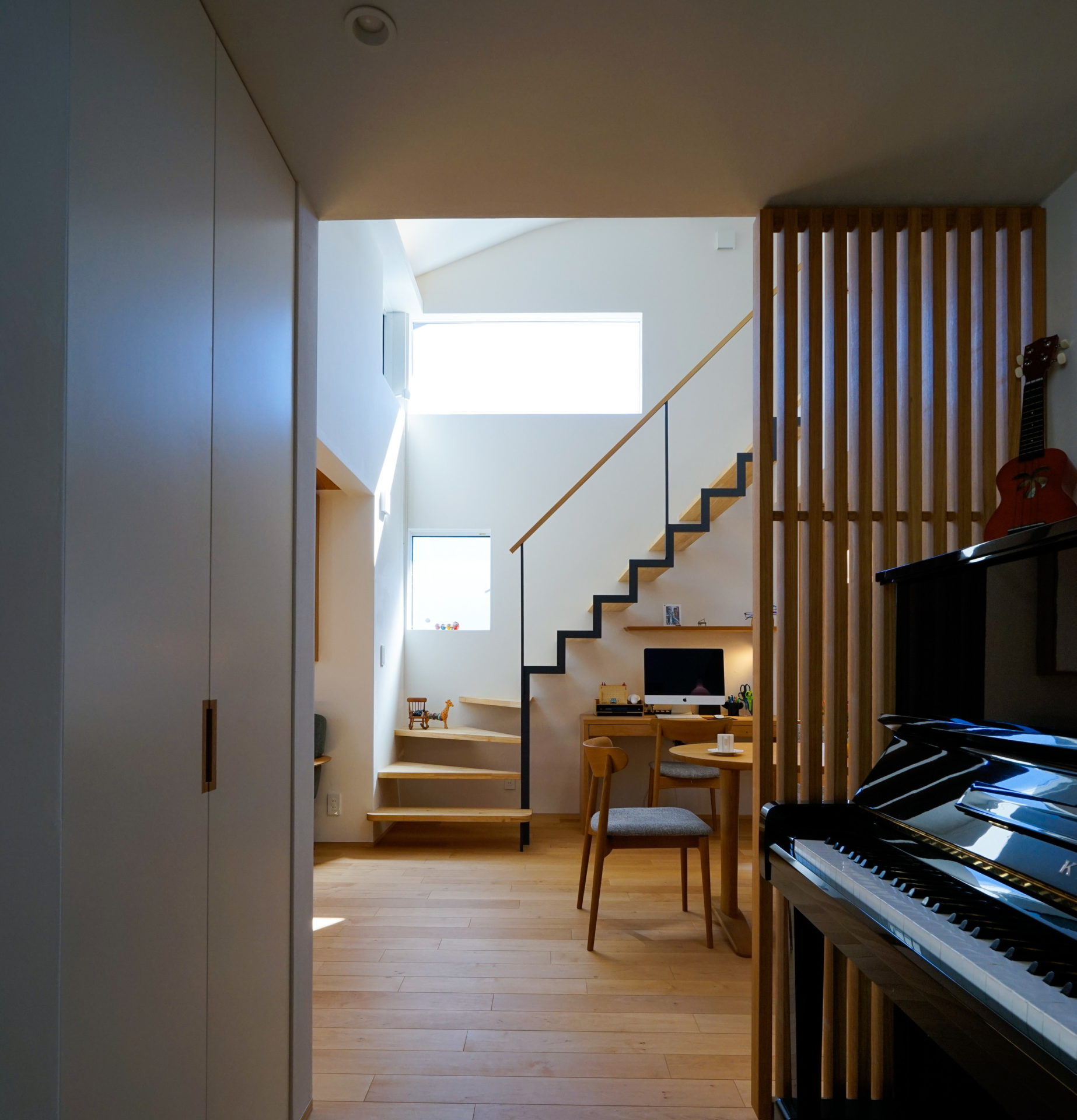 『光を温く家』作品集に掲載しました。