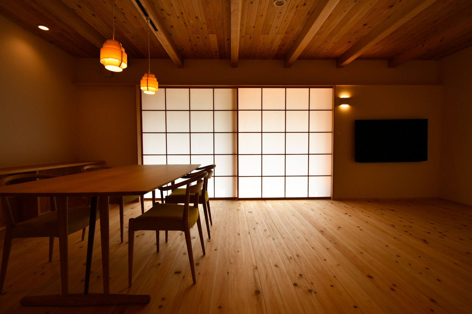 『燕居の家』作品集に掲載しました。