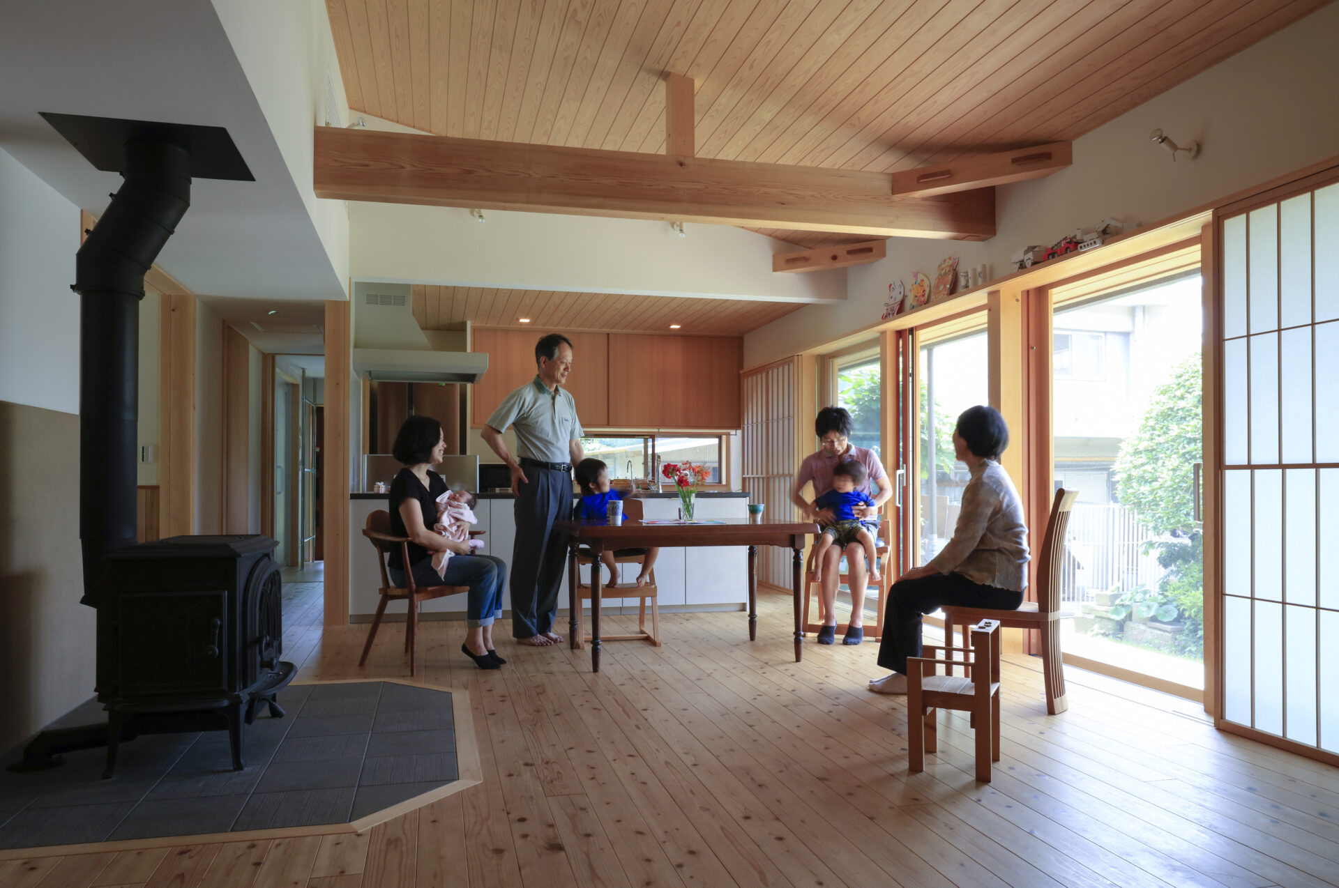 岡崎市の木の家工務店/サン工房・スタジオスタッフより/【木の温冷感の違い】