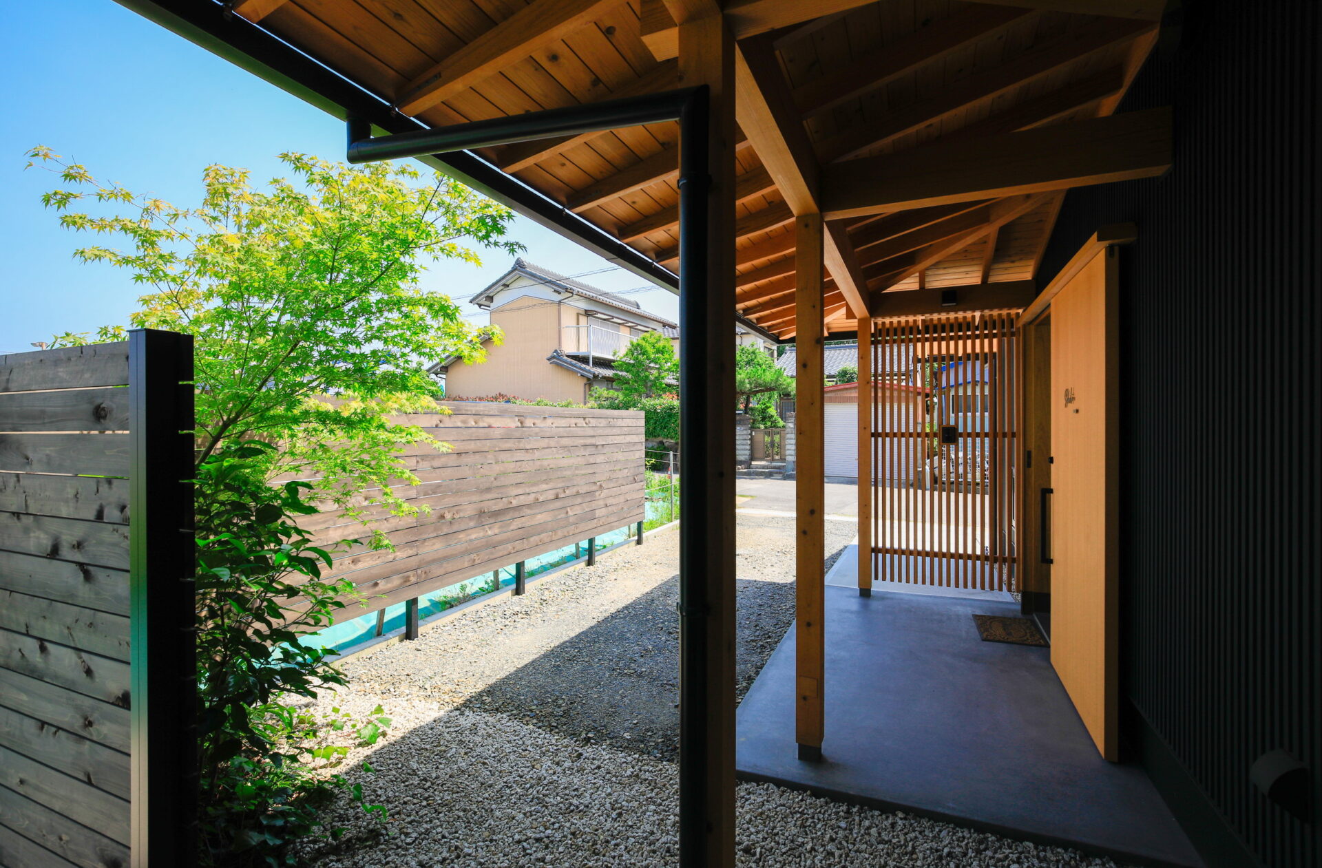 生活しやすい家にする【中間領域としての玄関ポーチ】～木の家設計作法-其の４６９～