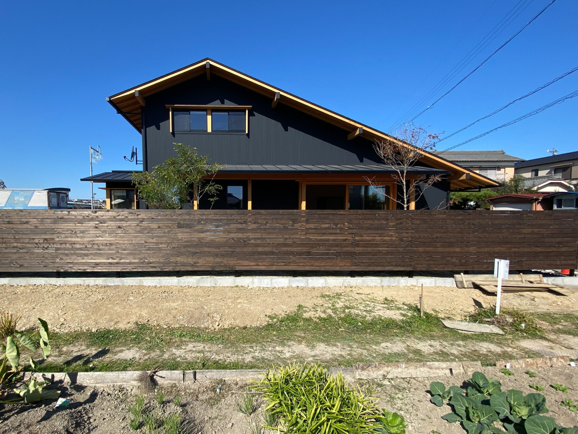 『悠悠閑閑の家』作品集に掲載しました。