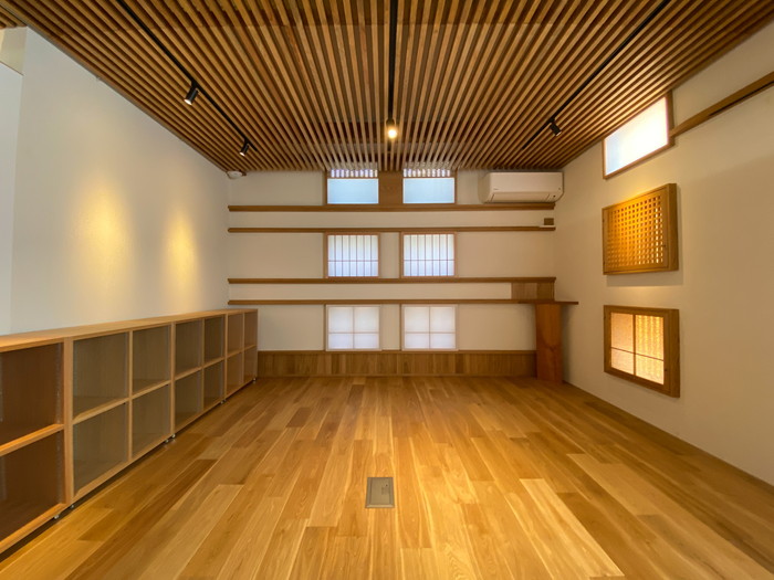 岡崎市で木を使ったリフォームを提案できる工務店をつくっています。【建具工事-２】～スタジオ改修工事-其の３０～