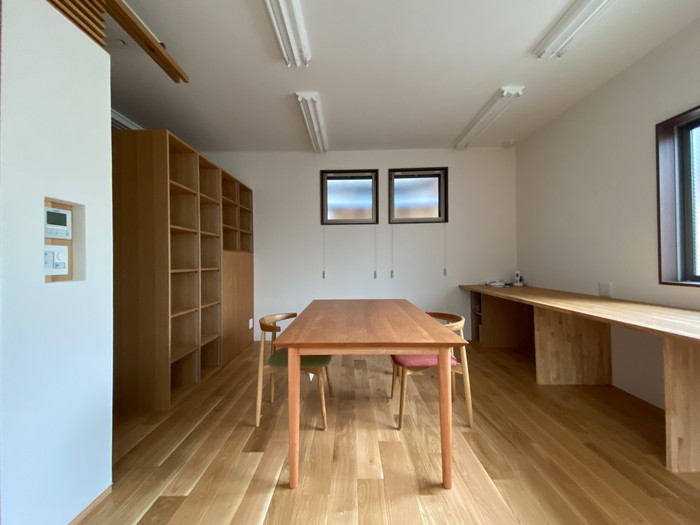 マンションリノベーションなら「木の」リノベーションと「木」の家具を【オリジナルダイニングテーブル】～スタジオ改修工事-其の３３～