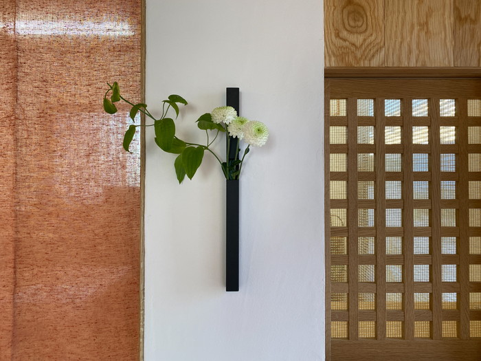 岡崎市でリフォームを丁寧に行う会社です。【一輪挿し】～スタジオの風景-其の７～