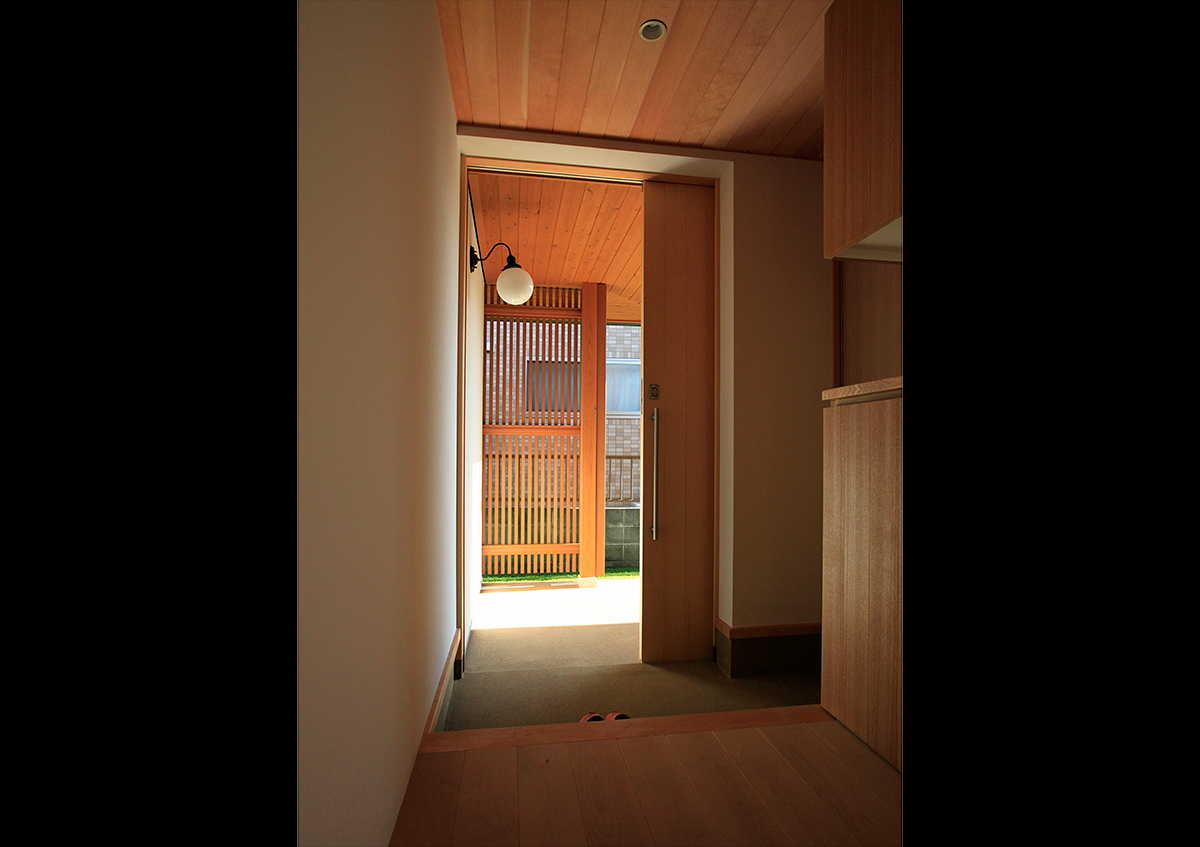 【中間領域としての玄関ポーチ】～木の家設計作法-其の５６３～