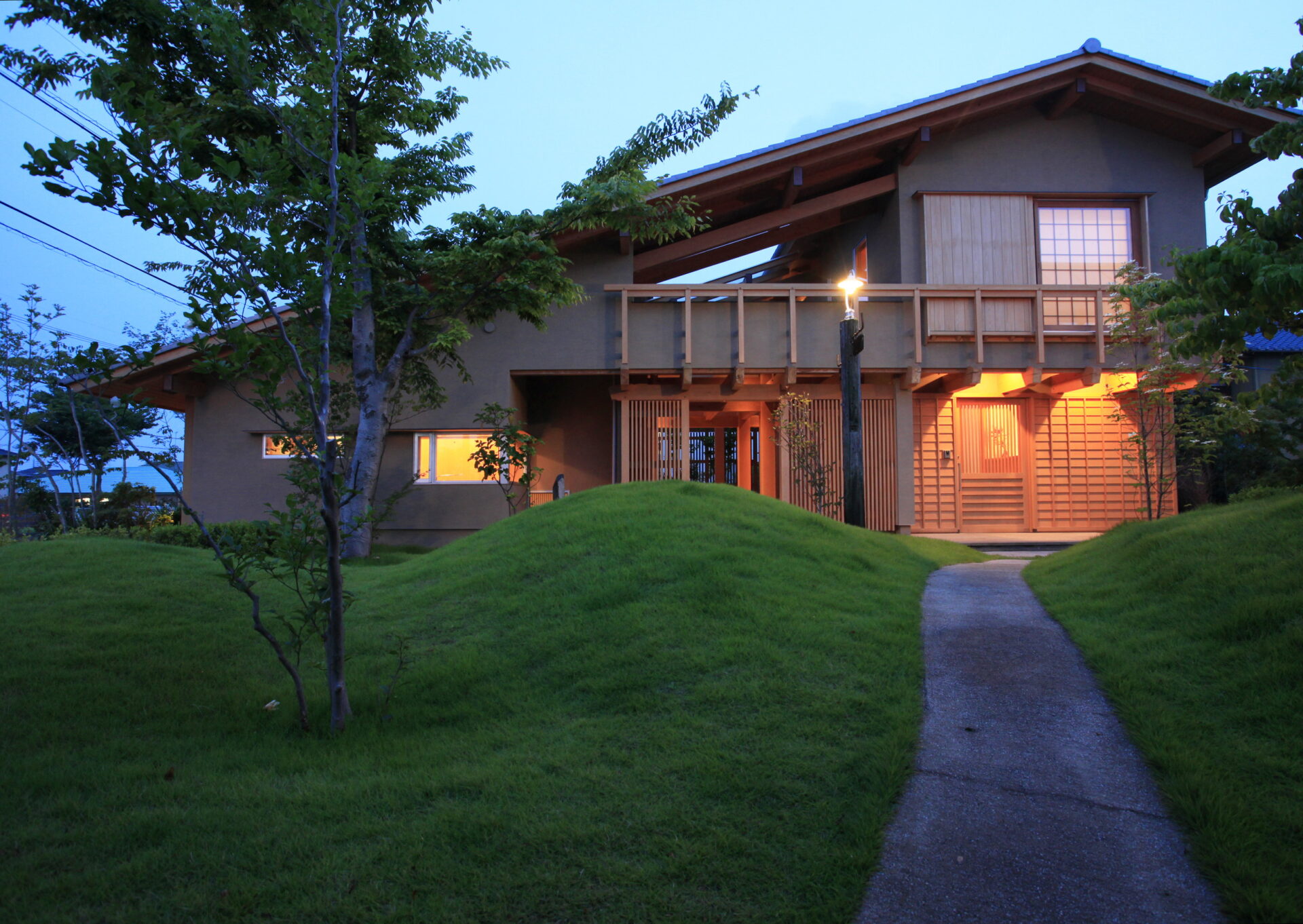 安城市、知立市で和モダン住宅をお考えの方へ　【アプローチは気持ちの通り道】～木の家設計作法-其の４３０～