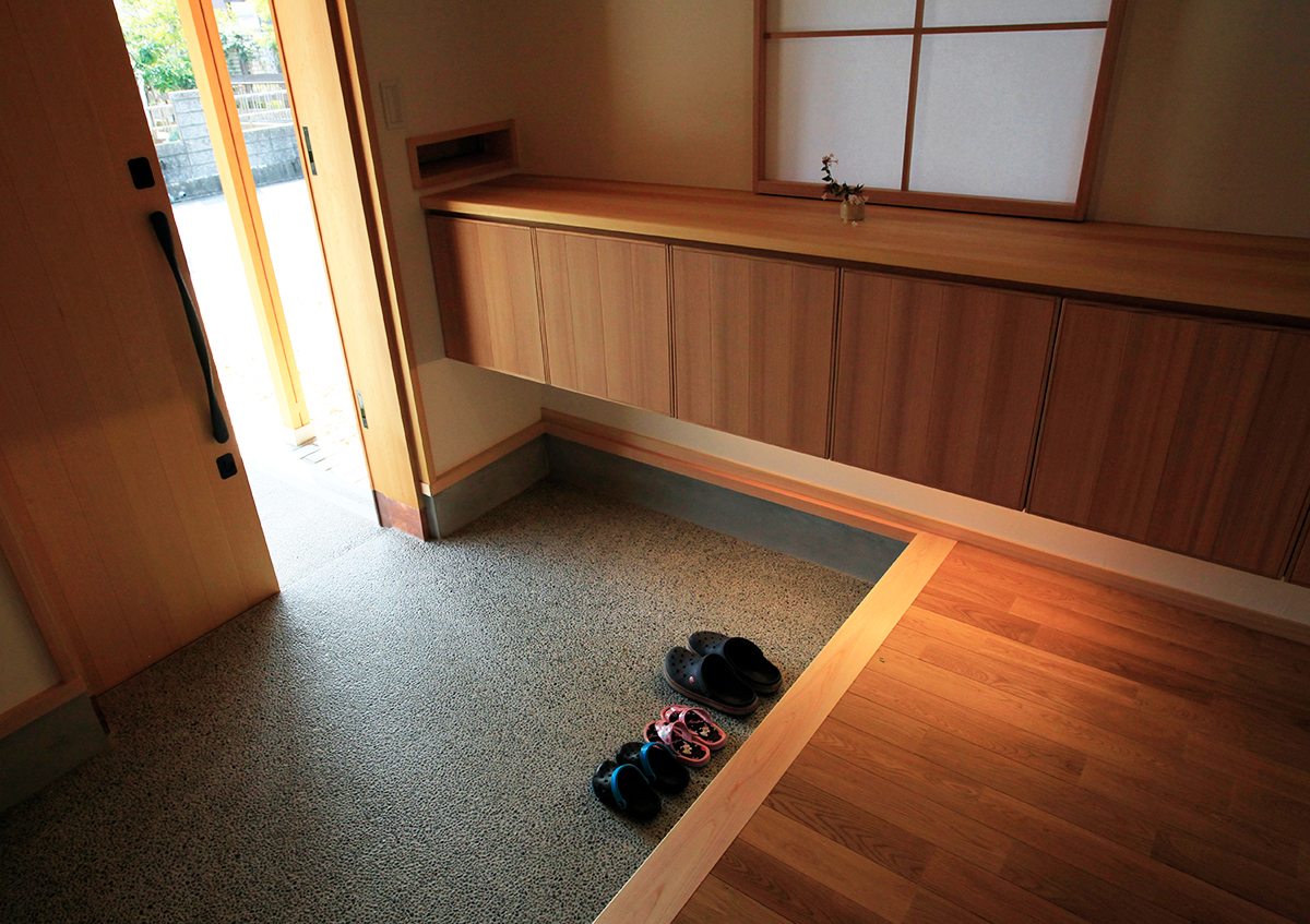 愛知県岡崎市で戸建て注文住宅をお考えの方へ【玄関のしつらえ-1】～木の家設計作法-其の４５３～